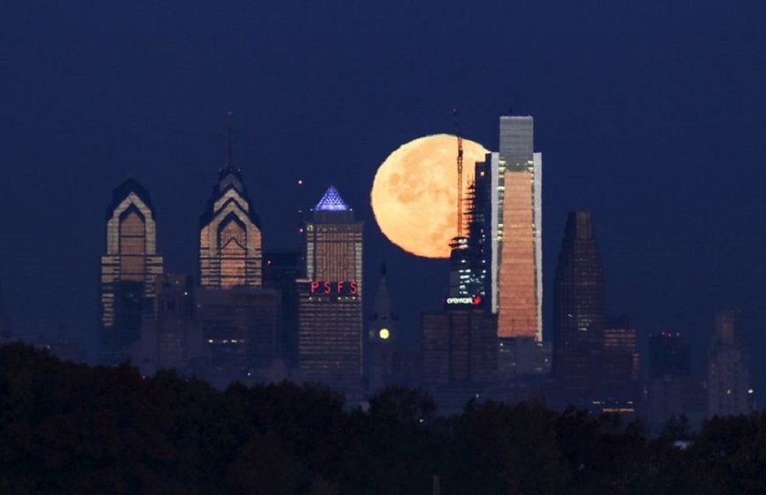 Philadelphia night sky